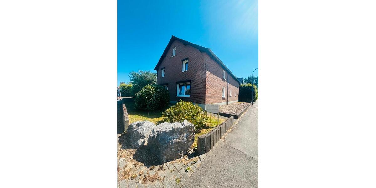 Mehrfamilienhaus, Wohnhaus Simmerath - 8 Zimmer, 240 m&sup2;, 379.000&euro; | Angebot:26989361