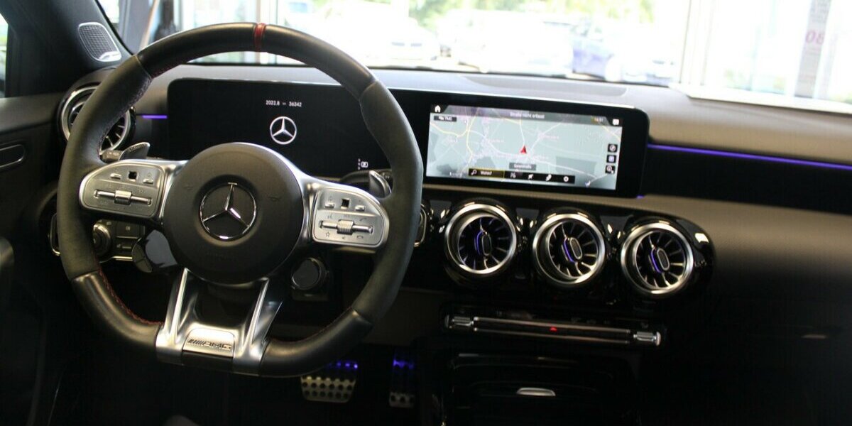 Mercedes-Benz A 45 AMG 4Matic + AMG Speedshift DCT 8G 36.341 km 43.980 &euro; Euskirchen 53881