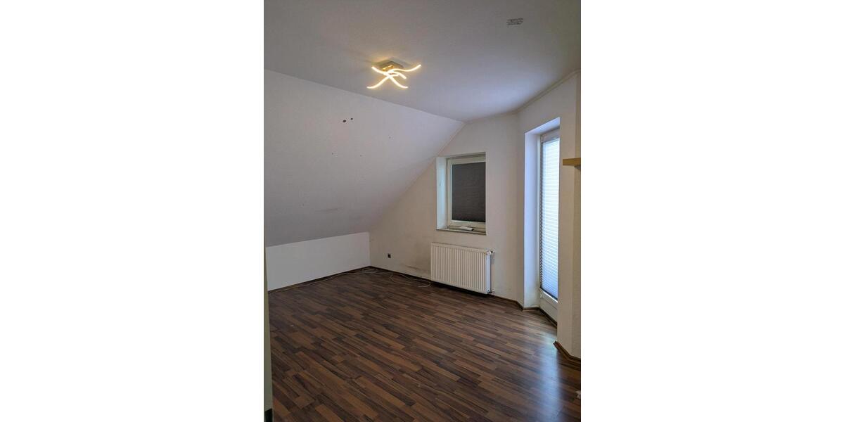 Dachgeschoßwohnung Stolberg (Rheinland) - 4 Zimmer, 116 m&sup2;, 1.126&euro; | Angebot:25852037