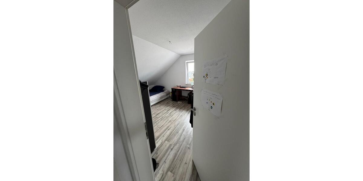 Doppelhaushälfte Weilerswist - 7 Zimmer, 196 m&sup2;, 2.100&euro; | Angebot:26481039