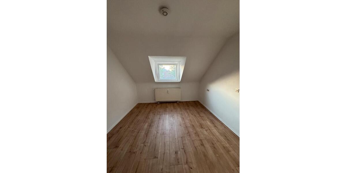 Dachgeschoßwohnung Würselen - 3 Zimmer, 65 m&sup2;, 680&euro; | Angebot:25903447