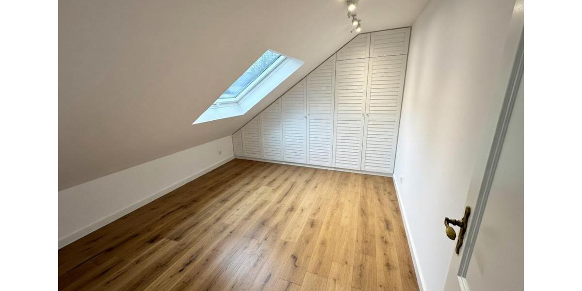 Dachgeschoßwohnung Herzogenrath - 3 Zimmer, 85 m&sup2;, 1.100&euro; | Angebot:25616709