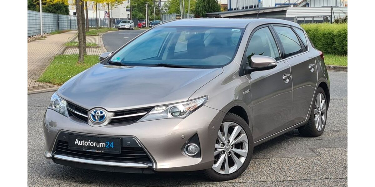 Toyota Auris 90.000 km 12.899 &euro; Jülich 52428