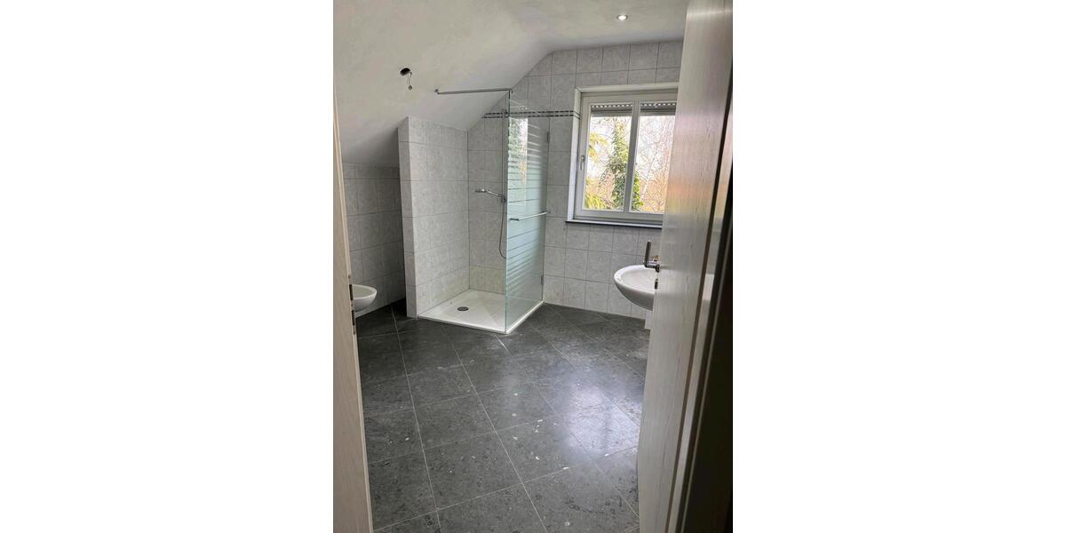 Etagenwohnung Aldenhoven - 3 Zimmer, 120 m&sup2;, 1.100&euro; | Angebot:25824083