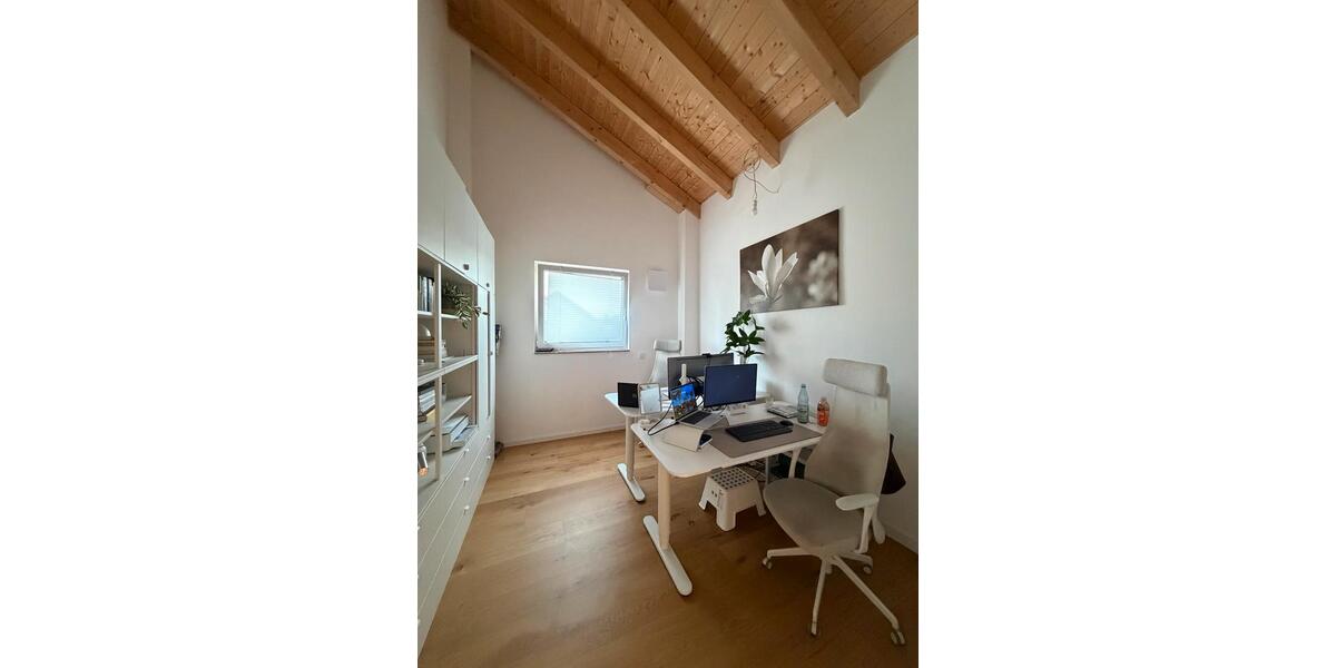 Dachgeschoßwohnung Bedburg - 5 Zimmer, 125 m&sup2;, 2.000&euro; | Angebot:26506474