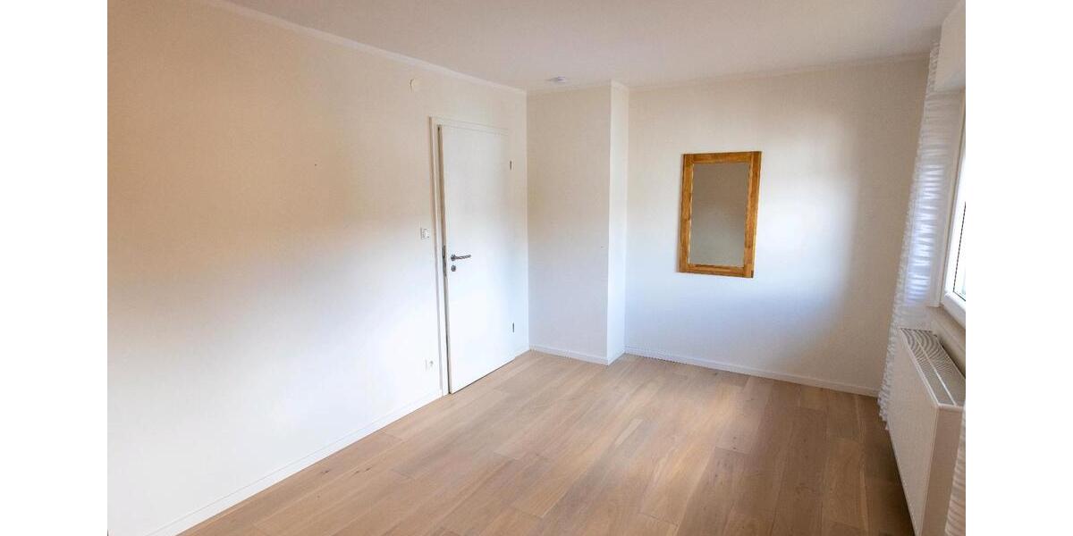 Etagenwohnung Simmerath - 5 Zimmer, 145 m&sup2;, 1.400&euro; | Angebot:25944930
