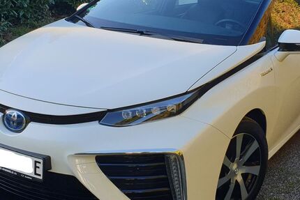 Toyota Mirai 60.500 km 14.299 &euro; Vettweiß 52391