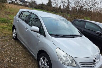 Toyota Verso 278.000 km 3.500 &euro; Aachen 52076