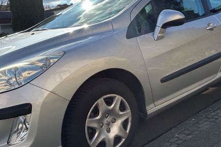 Peugeot 308 64.000 km 4.000 &euro; Euskirchen 53879