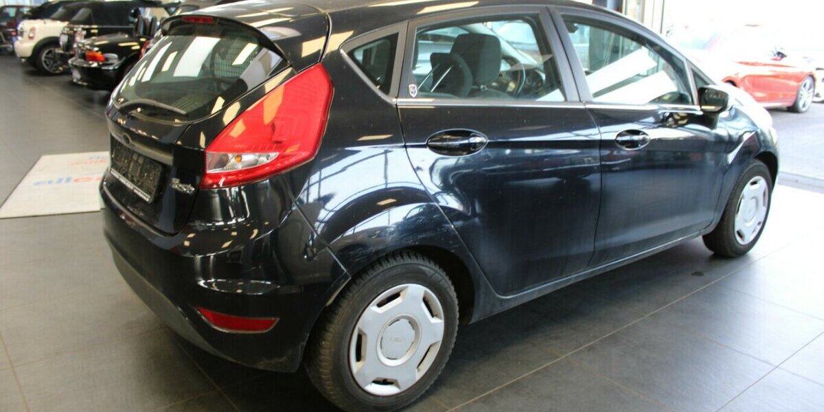Ford Fiesta 1.25 Ghia - 5-Türig - 1.Hand - 83.440 km 4.980 &euro; Euskirchen 53881