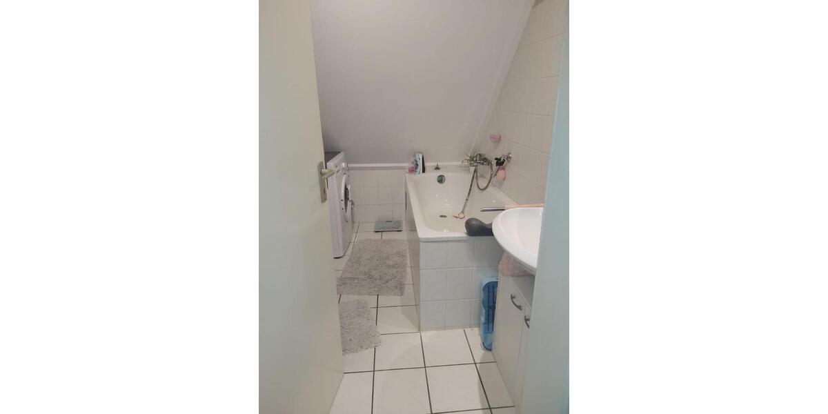 Dachgeschoßwohnung Baesweiler - 1 Zimmer, 33 m&sup2;, 295&euro; | Angebot:25872702