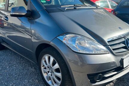 Mercedes-Benz A 170 212.293 km 1.950 &euro; Aachen 52080