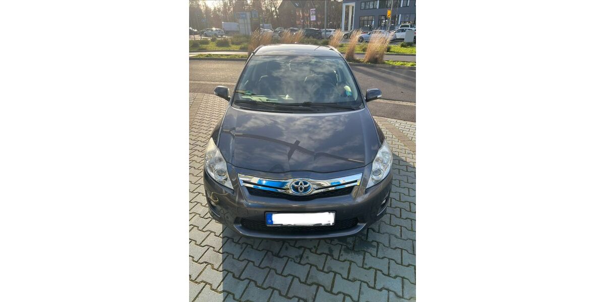 Toyota Auris 197.500 km 6.900 &euro; Aachen 52078