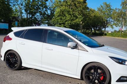 Ford Focus 99.300 km 15.600 &euro; Hürtgenwald 52393