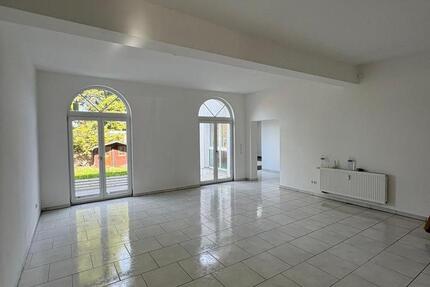Haus Frechen - 5 Zimmer, 170 m&sup2;, 2.300&euro; | Angebot:26652878