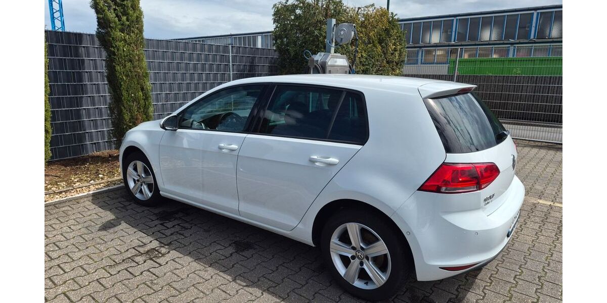 VW Golf 158.000 km 7.999 &euro; Niederzier 52382