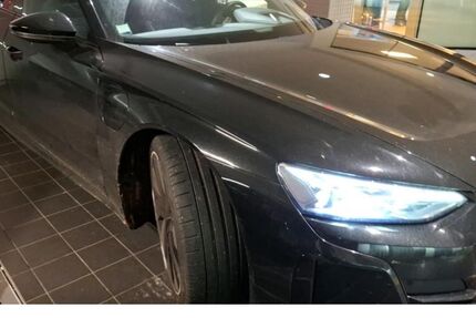 Audi e-tron GT 17.235 km 58.470 &euro; Aachen 52078