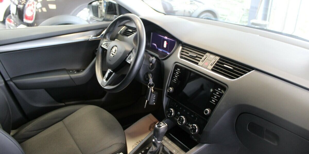 Skoda Octavia Combi 2.0 TSI DSG Style 116.742 km 16.980 &euro; Euskirchen 53881