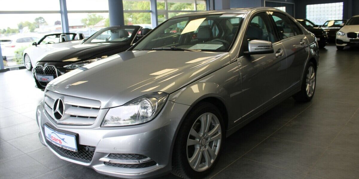 Mercedes-Benz C 180 BlueEFFICIENCY 7G-TRONIC Avantgarde 142.447 km 9.980 &euro; Euskirchen 53881