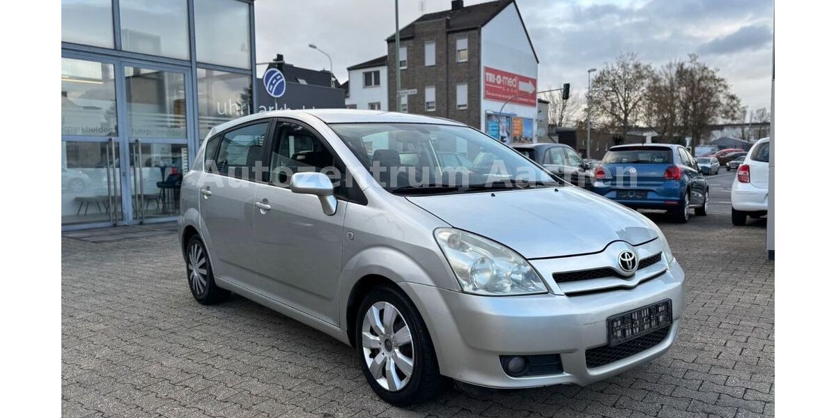 Toyota Corolla Verso 150.000 km 3.499 &euro; Eschweiler 52249