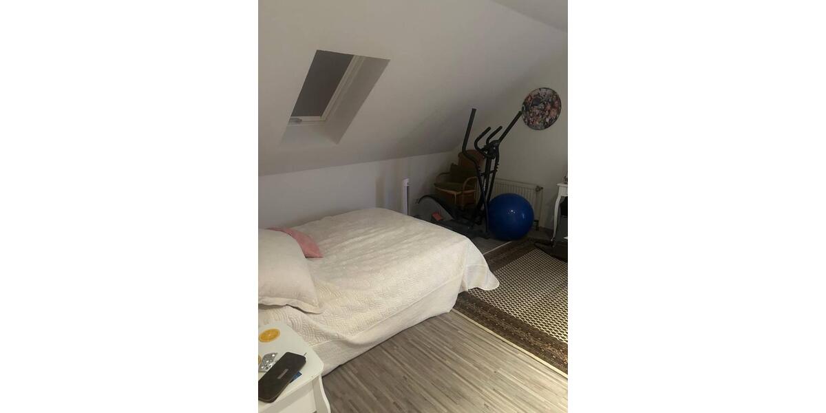 Dachgeschoßwohnung Bergheim - 3 Zimmer, 80 m&sup2;, 1.150&euro; | Angebot:25867953