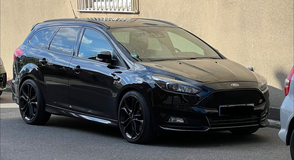 Ford Focus 102.000 km 17.999 &euro; Herzogenrath 52134