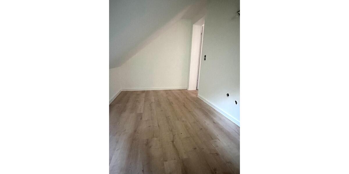 Dachgeschoßwohnung Eschweiler - 3 Zimmer, 55 m&sup2;, 660&euro; | Angebot:26635316