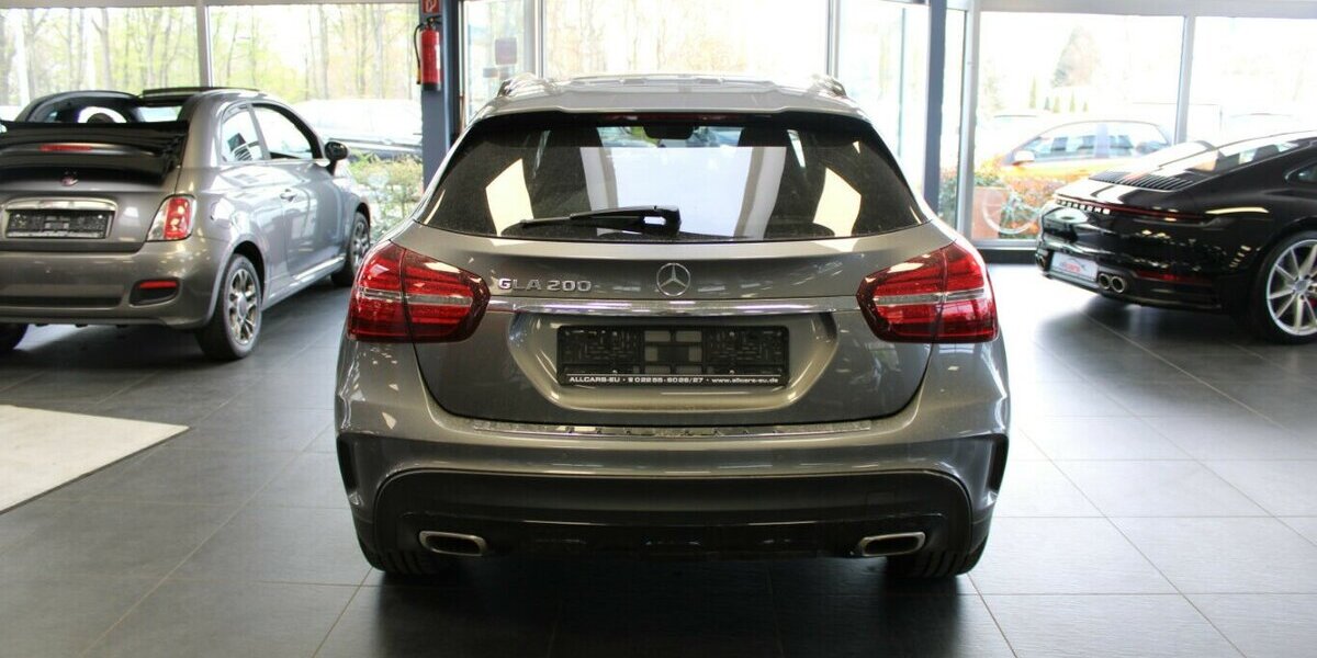 Mercedes-Benz GLA 200 7G-DCT Edition - Panorama - 69.981 km 21.980 &euro; Euskirchen 53881