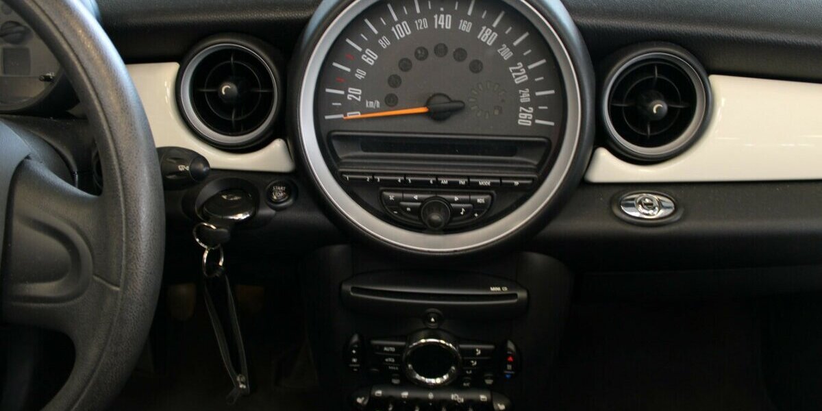 Mini One Cabrio 73.682 km 10.780 &euro; Euskirchen 53881