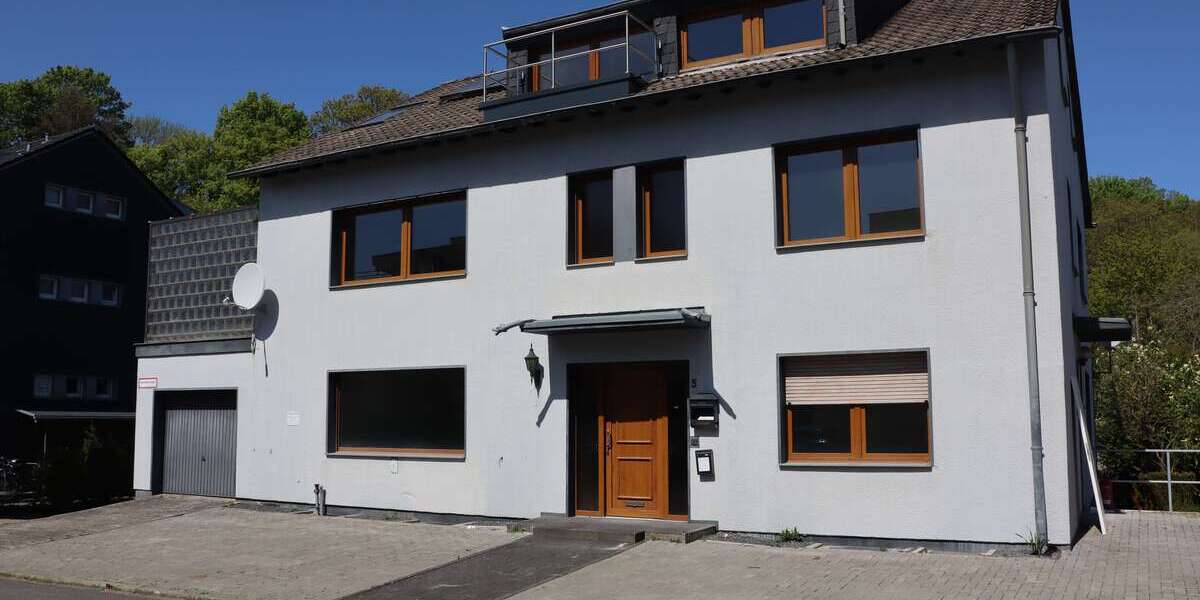 Etagenwohnung Aachen Laurensberg - 4 Zimmer, 120 m&sup2;, 1.900&euro; | Angebot:27319200
