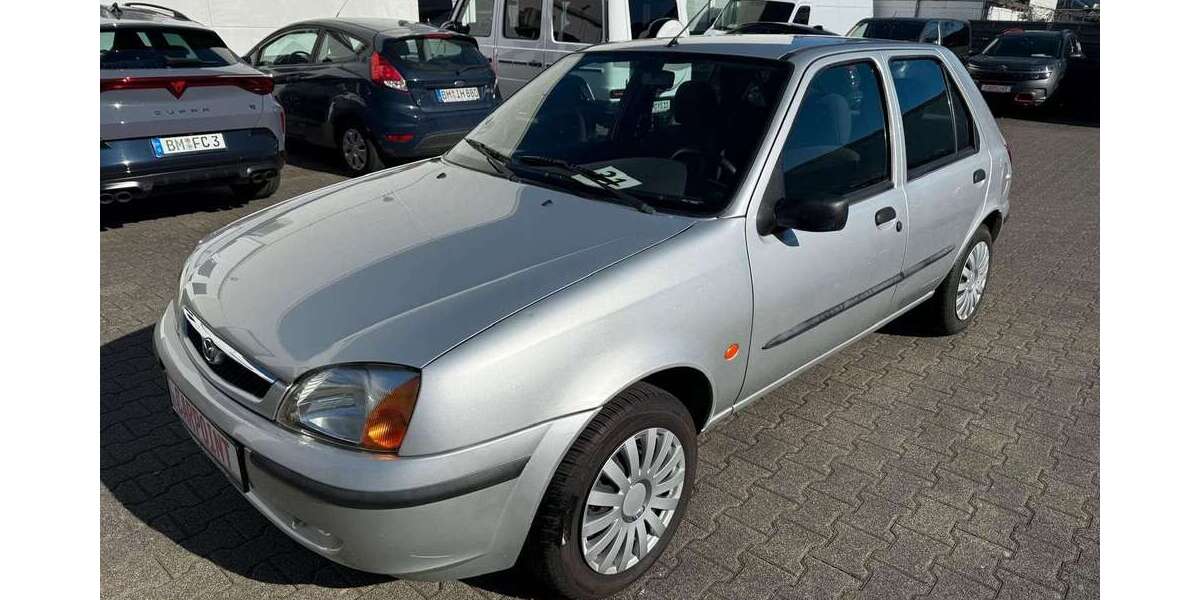 Mazda 121 42.000 km 2.650 &euro; Brühl - Vochem/Industriegebiet 50321