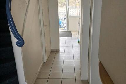 Wohnung Brühl - 1 Zimmer, 110 m&sup2;, 600&euro; | Angebot:25920077