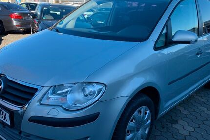 VW Touran 111.717 km 7.799 &euro; Mechernich/Kommern 53894