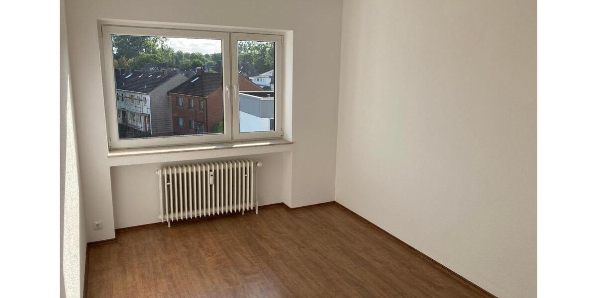Etagenwohnung Düren Rölsdorf - 4 Zimmer, 94 m&sup2;, 900&euro; | Angebot:26614550