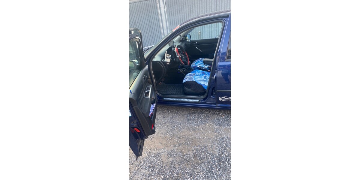 VW Golf 140.000 km 3.000 &euro; Würselen 52146