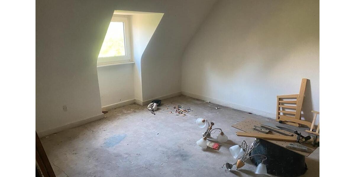 Dachgeschoßwohnung Aachen Aachen-Mitte - 6 Zimmer, 138 m&sup2;, 140.000&euro; | Angebot:26409878