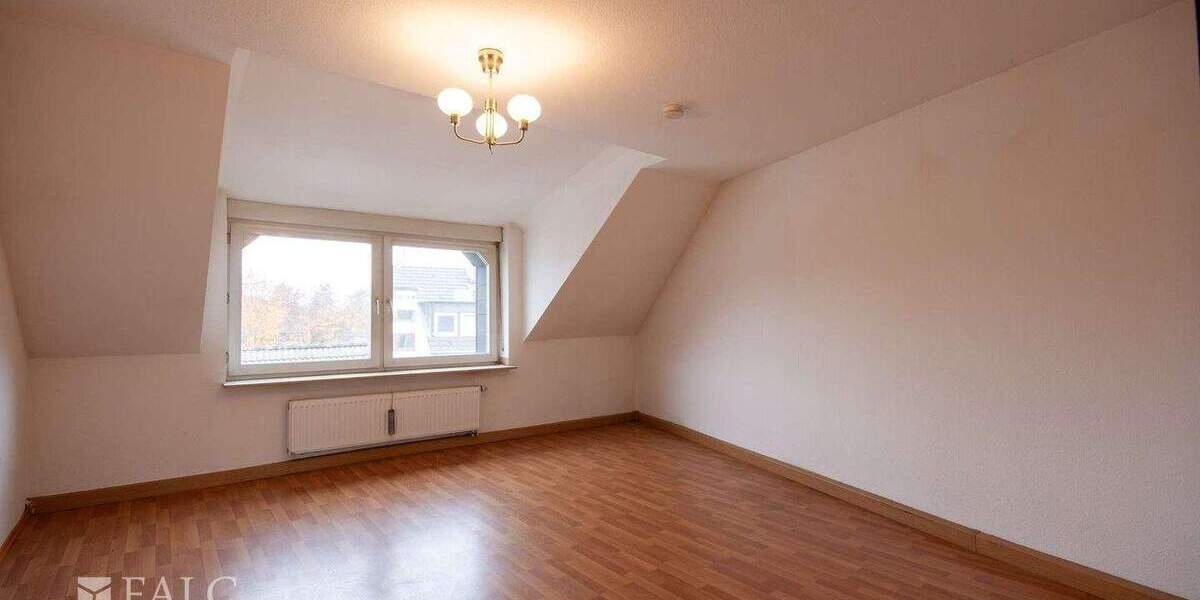 Mehrfamilienhaus, Wohnhaus Frechen Königsdorf - 6 Zimmer, 235 m&sup2;, 400.000&euro; | Angebot:25696385