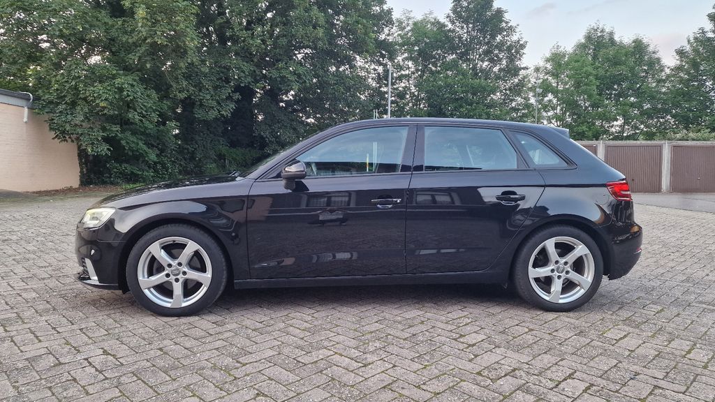 Audi A3 180.000 km 13.290 &euro; Aachen 52074