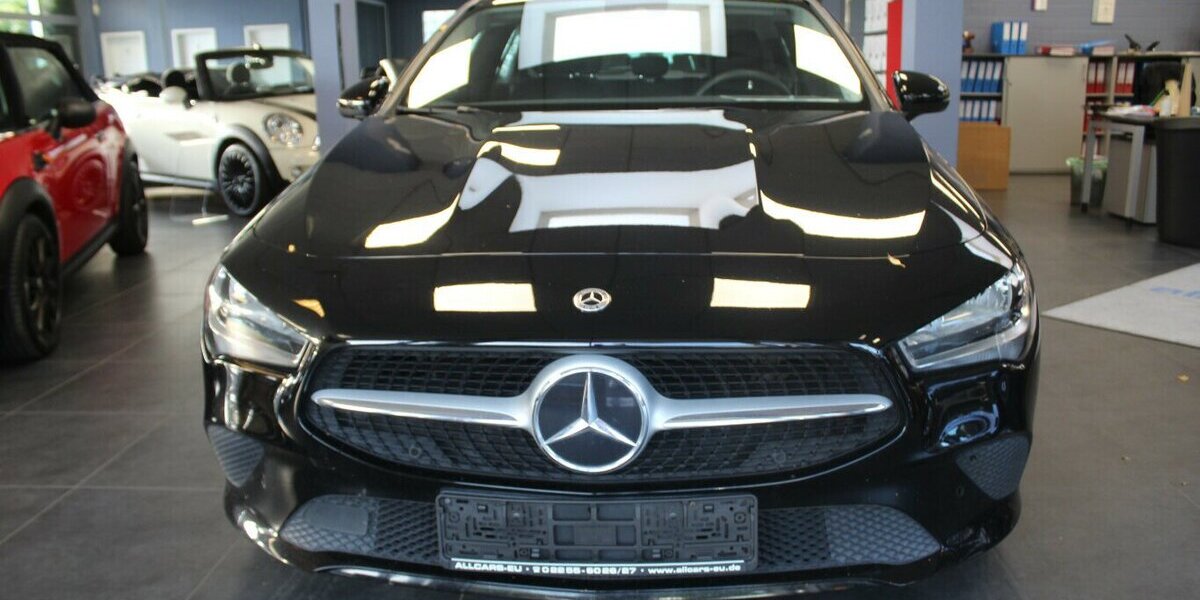 Mercedes-Benz CLA 180 Shooting Brake 7G-DCT Navi - BT. - Shz. 66.681 km 21.980 &euro; Euskirchen 53881