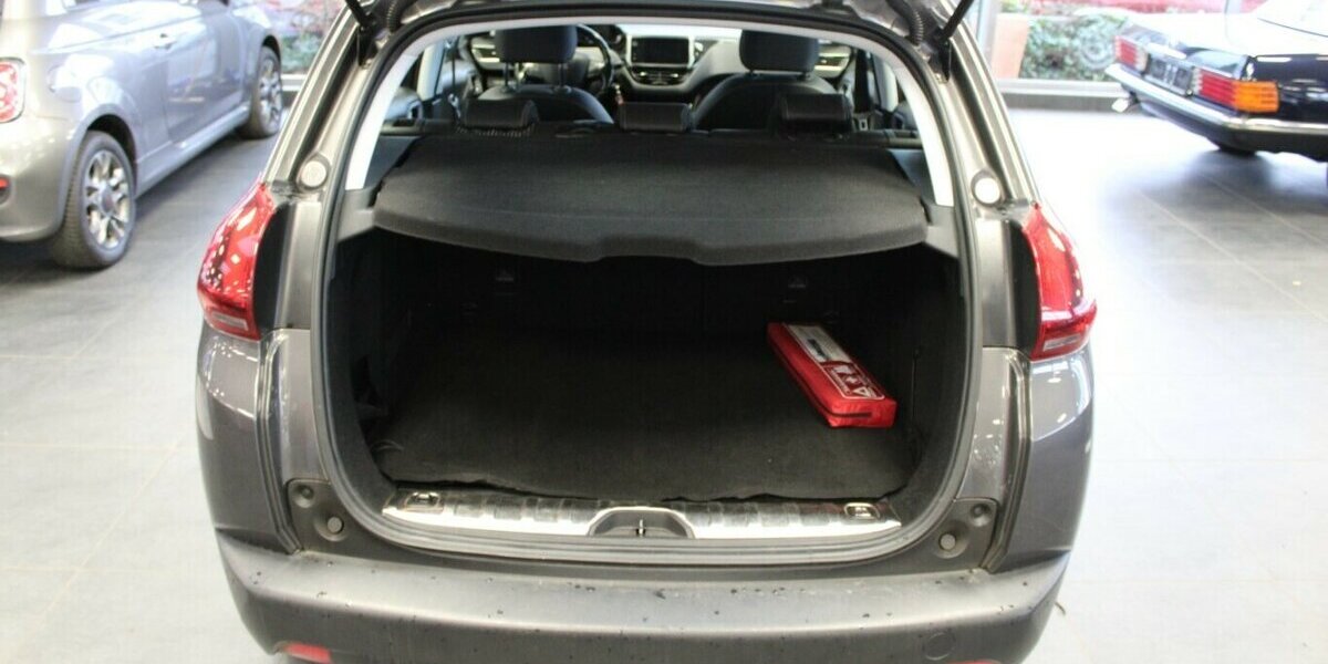 Peugeot 2008 PureTech 110 Allure 103.900 km 9.980 &euro; Euskirchen 53881