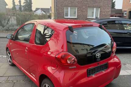 Toyota Aygo 140.000 km 2.100 &euro; Euskirchen 53879