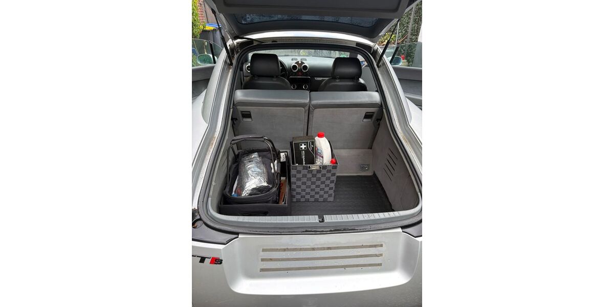 Audi TT 220.000 km 4.000 &euro; Eschweiler 52249