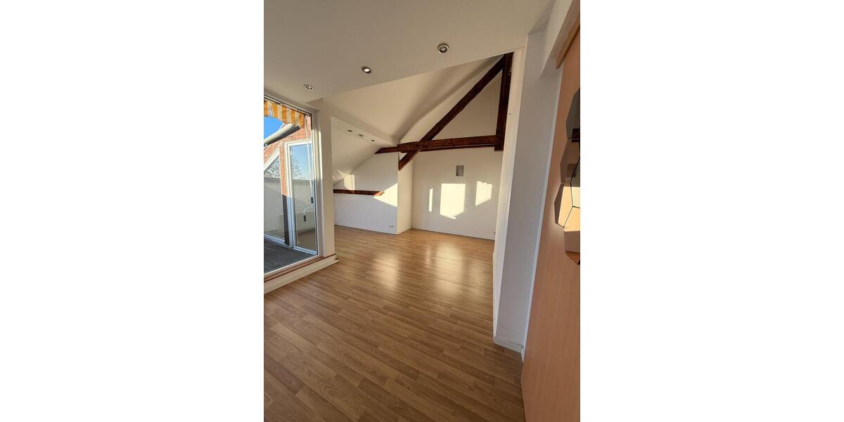 Dachgeschoßwohnung Aachen Aachen-Mitte - 2 Zimmer, 65 m&sup2;, 600&euro; | Angebot:25920215