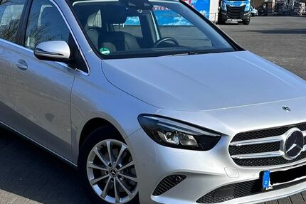 Mercedes-Benz 220 21.960 km 32.500 &euro; Aachen 52076