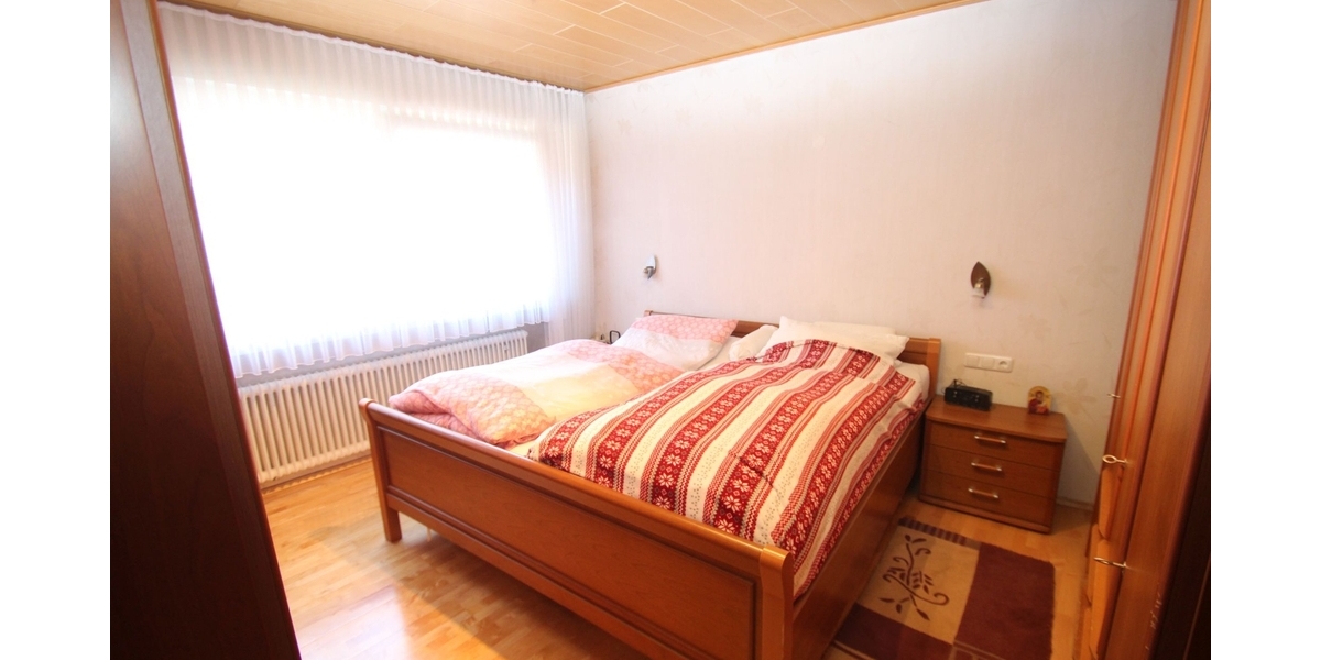 Mit 3D: Mehrfamilienhaus 4 Einheiten (2 Wg. frei) + 4 Garagen – Potenzial bis ca. 40.000 EUR p.a. - Mehrfamilienhaus, Wohnhaus Brühl | Angebot:26001821