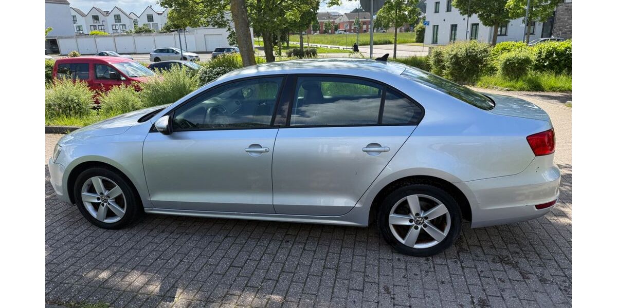 VW Jetta 237.000 km 2.250 &euro; Aldenhoven 52457