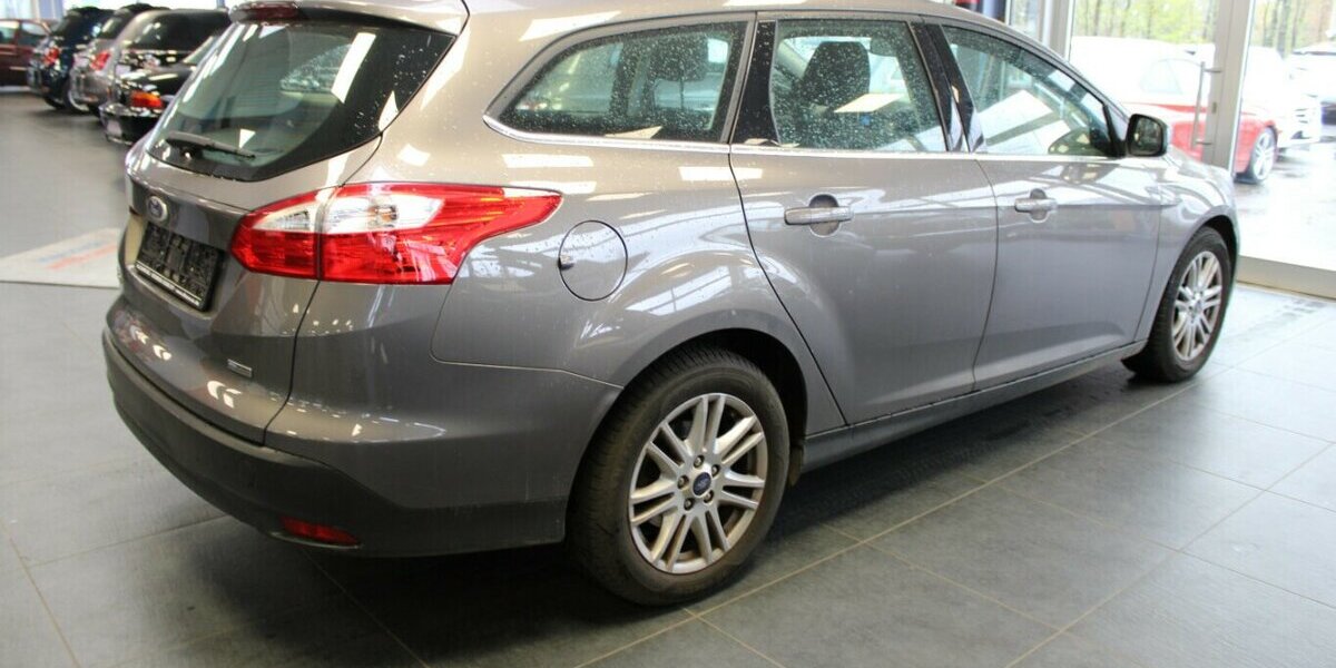 Ford Focus Turnier 1.0 EcoBoost Titanium 74.579 km 6.980 &euro; Euskirchen 53881