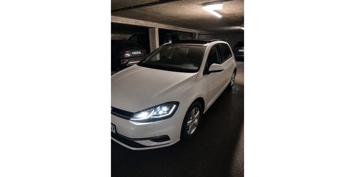 VW Golf 110.000 km 17.900 &euro; Aachen 52074