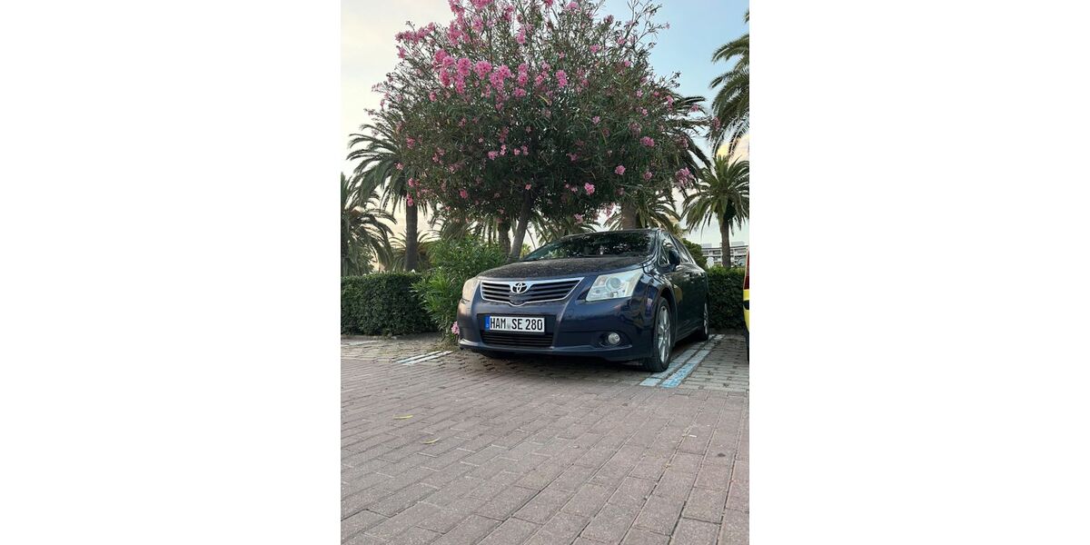 Toyota Avensis 310.000 km 3.300 &euro; Düren 52355