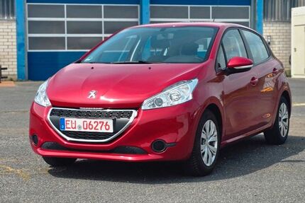 Peugeot 208 48.000 km 6.499 &euro; Euskirchen 53879